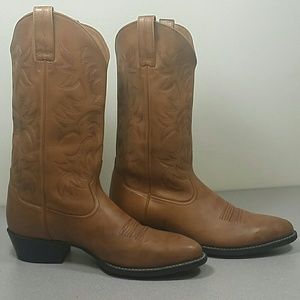Men's Ariat ATS 11.5D  light brown cowboy boots